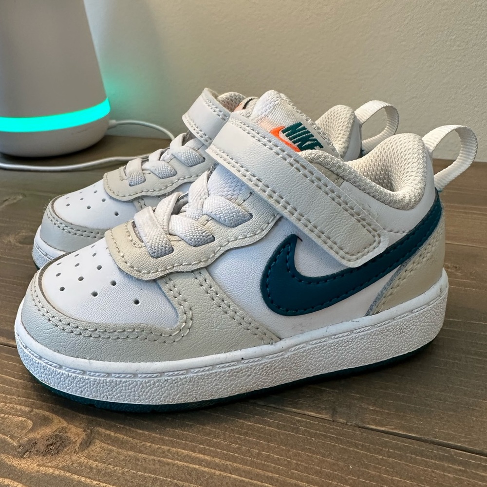 Nike Court Borough Low 2 Sneakers